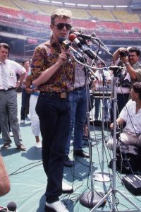 David Bowie 1987 Giants Stadium press conference, NJ.jpg